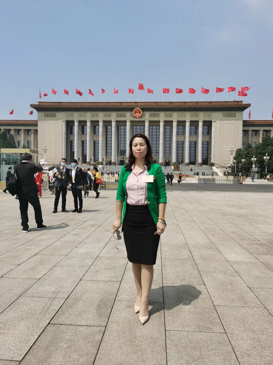 全国人大代表米雪梅说,今年的政府工作报告内容丰富,讲的都是人民群众