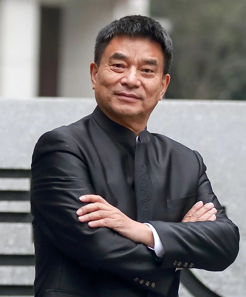 代表委员访谈│全国政协委员新希望集团董事长刘永好发放就业券稳就业