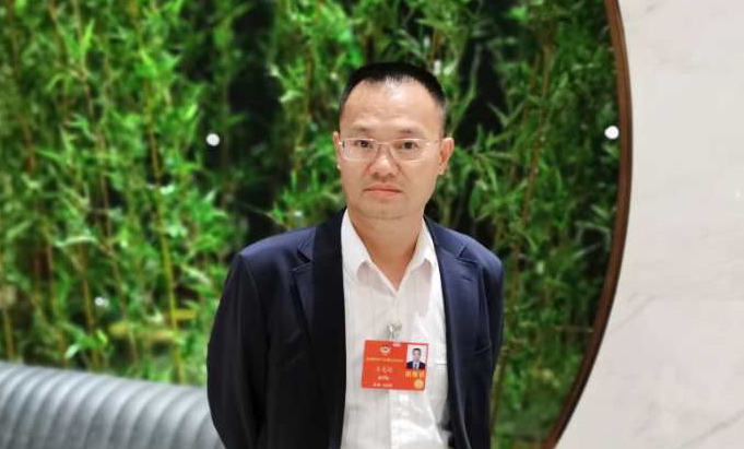 全国政协委员王先进推动人工智能与工业制造深度融合