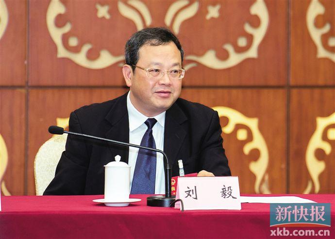 全国人大代表,江门市委副书记,市长刘毅.