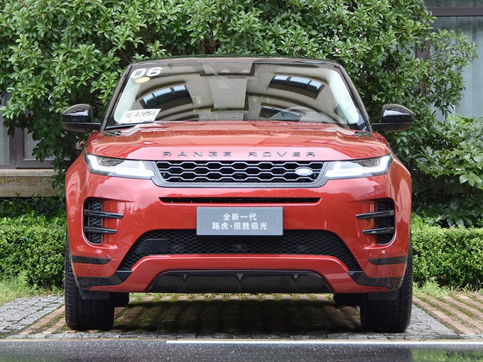 想买路虎揽胜极光的再等等！加长版将国产，后排更宽敞！