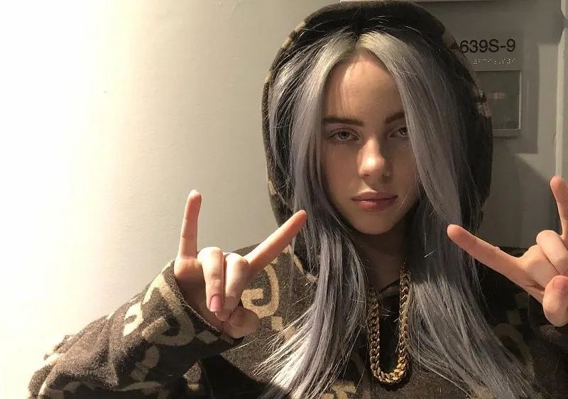 明星长胖后更丰满了碧梨最新街拍网友隔离在家女神也有双下巴