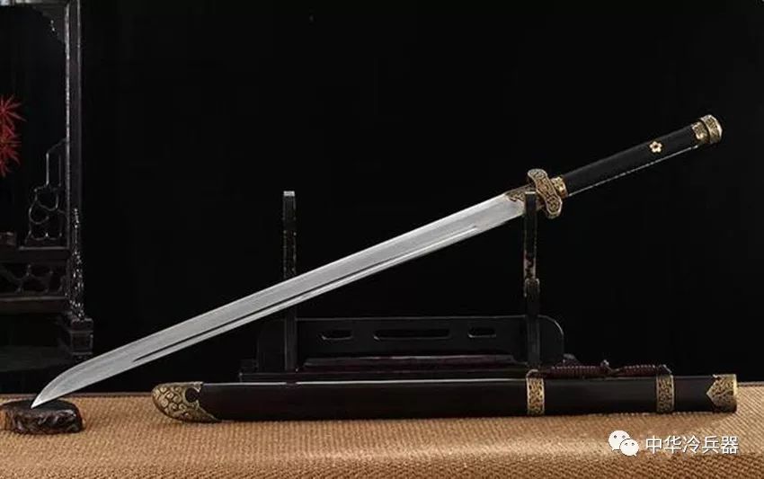 世界最诡异的兵器之一:竟然是小哥张起灵使用的黑金古刀原型