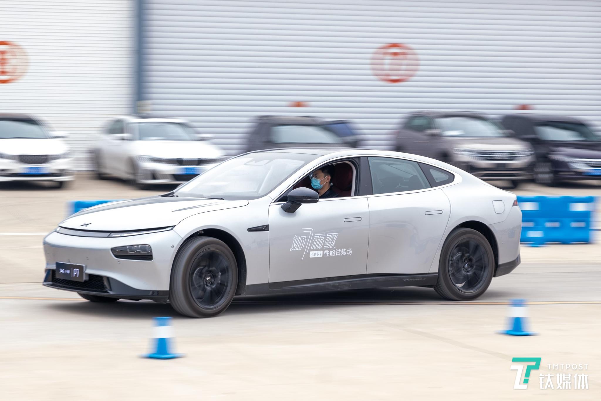 小鹏p7试驾初体验成熟操控调教更易用的小p