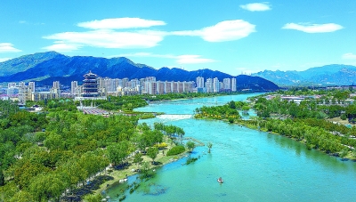 5月17日,永定河水头流经北京全线抵达天津,断流25年的永定河首次实现