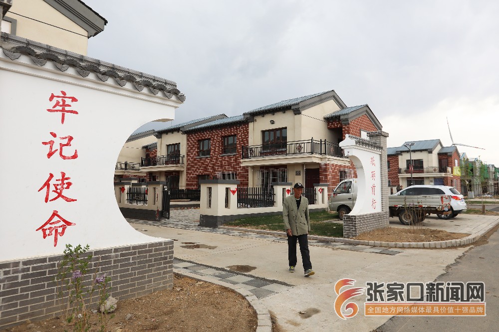 张家口张北:德胜村里播种忙