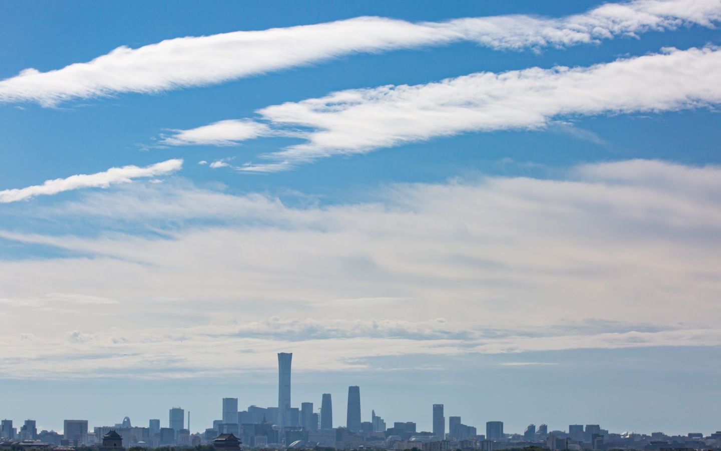 今天北京的蓝天。摄影/新京报记者 李凯祥