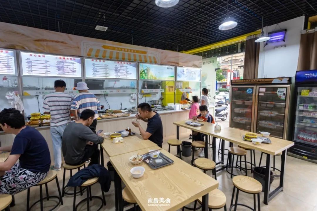 南昌这家早餐不得了,80多个品种,三鲜粉,豆浆米果,糯米鸡,红豆粥