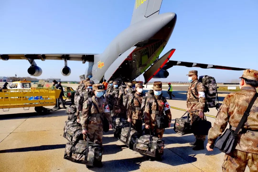 两会直通车丨军队代表委员:弘扬伟大抗疫精神,把人民至上理念融入强军