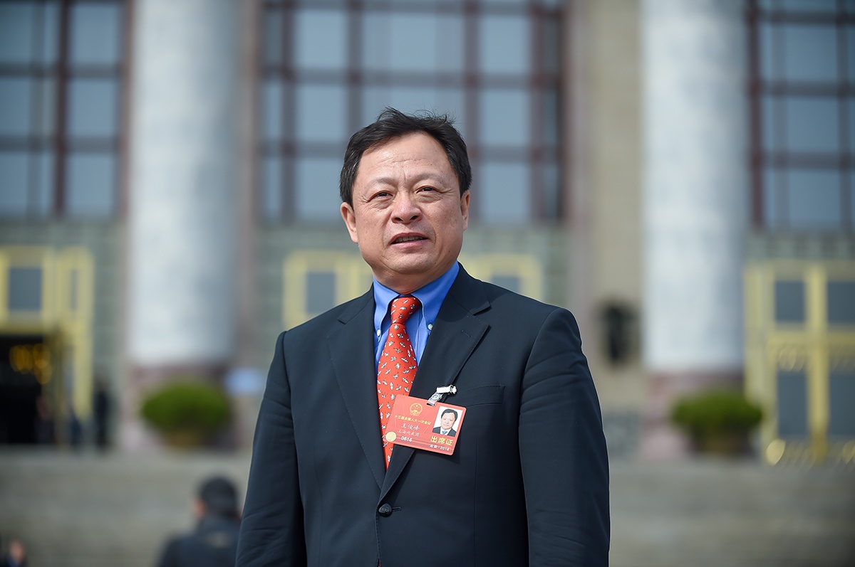 王俊峰代表:与生活息息相关 闪耀大写"人"的光芒       一个词汇的