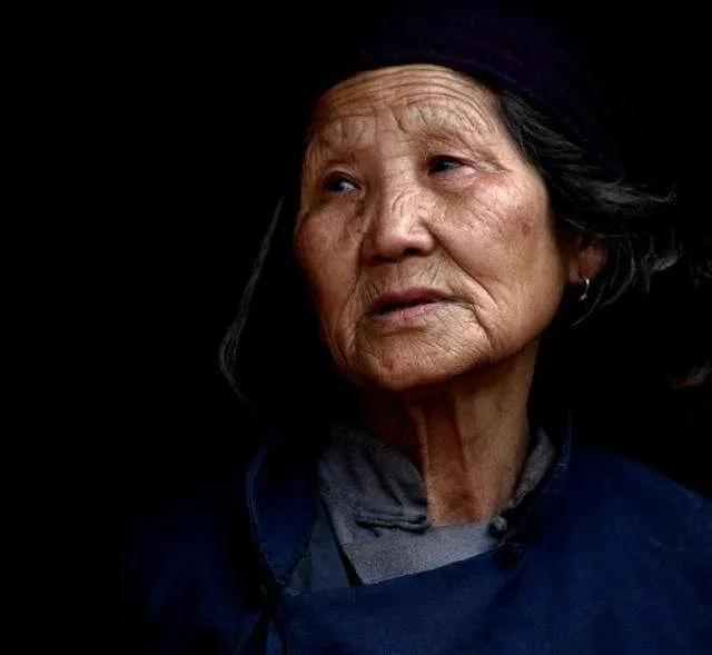 乡村纪事:母亲的汗水与泪水