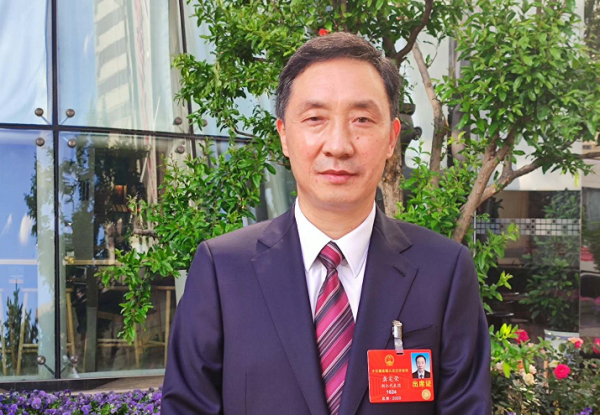 "建议让垃圾分类成为全民法定义务"