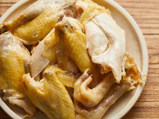 客家盐焗鸡,咸香入味,皮爽肉嫩,真材实料!