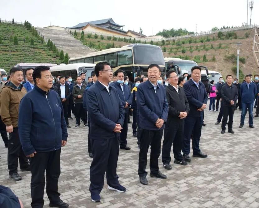 临夏州州委书记郭鹤立等临夏州四大班子主要领导领导陪同考察.