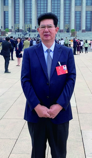  全国政协委员、苏宁环球董事长 张桂平