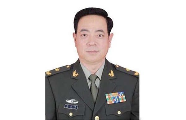 视频驻港部队司令员表态坚决拥护全国人大涉港决定