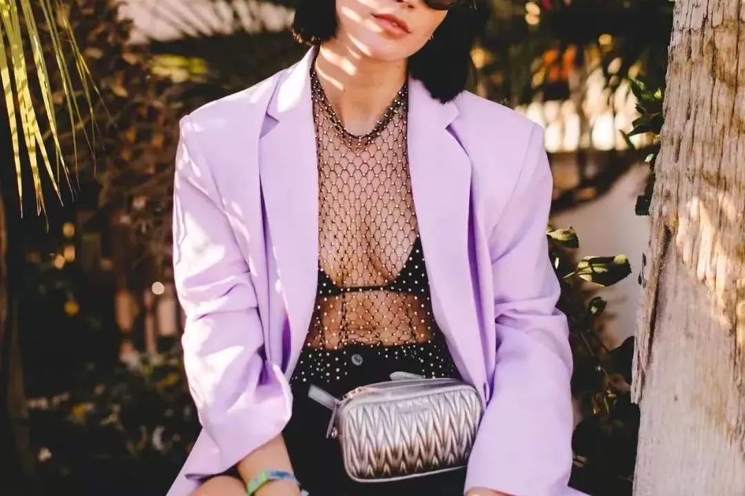 属于夏日的甜蜜色系穿搭,你值得!