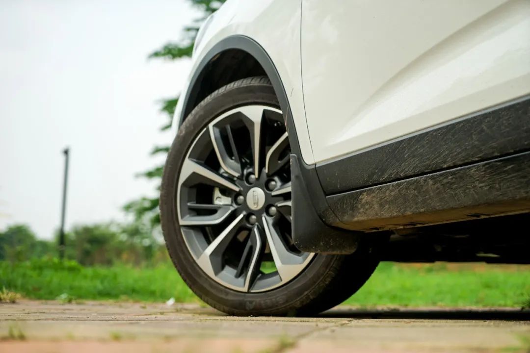 10万级别，高颜值热销国产SUV，性能实测结果让人意外！