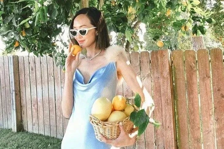 属于夏日的甜蜜色系穿搭,你值得!
