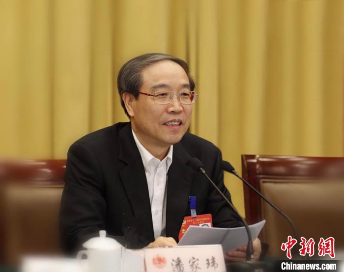 打通基层治理最末端政协委员建议赋予物业服务相应责权