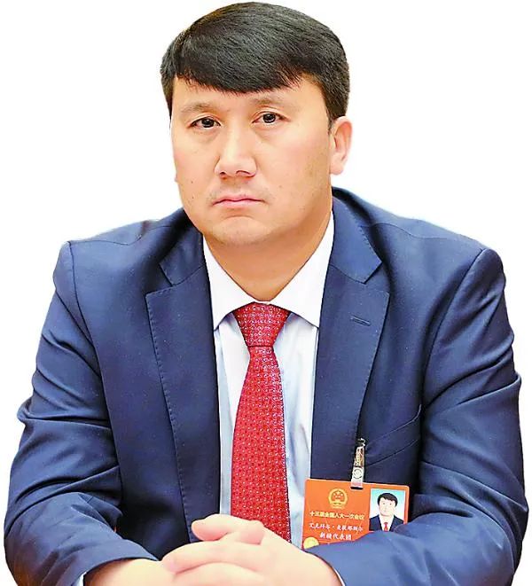 全国人大代表,新疆和田地区墨玉县萨依巴格乡党委委员艾克拜尔·麦
