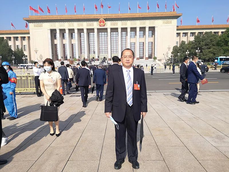 两会特别报道何光亮代表以渣定产全国循序推行将大力提升我国磷化工