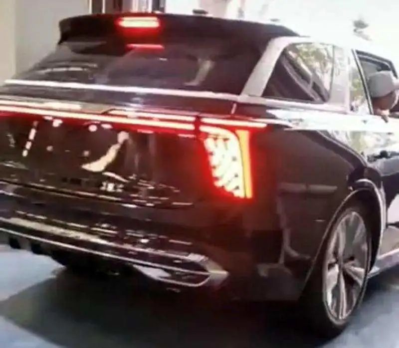 续航超600km，零百4s内，年内发布！ 红旗E115量产版亮相