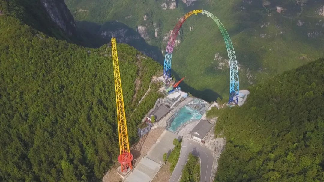目前已进入真人测试阶段云阳龙缸景区"世界最高的悬崖秋千"19—26