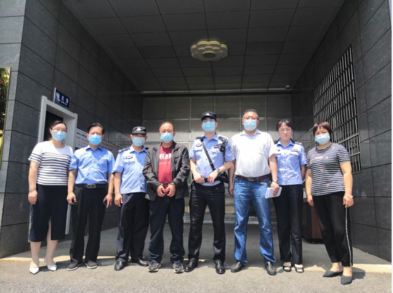 湖北咸安区人民检察院依法监督收监一名暂予监外执行罪犯