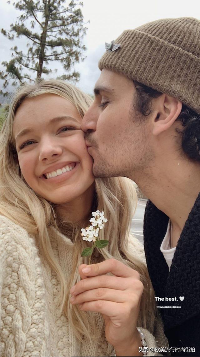 萨迪·卡尔瓦诺（Sadie Calvano）社交媒体照片，2020年5月26日卡尔瓦诺_新浪新闻