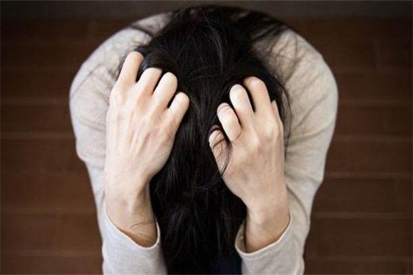 心理学家人生中让你受苦最深的两个字不是没钱而是应该