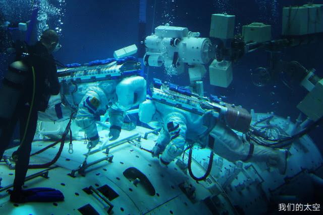 我国水下空间站真容曝光,现场作业画面堪比科幻大片