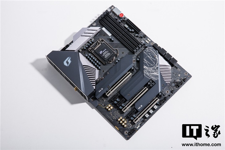 按键方便超频友好七彩虹z490vulkanx主板评测