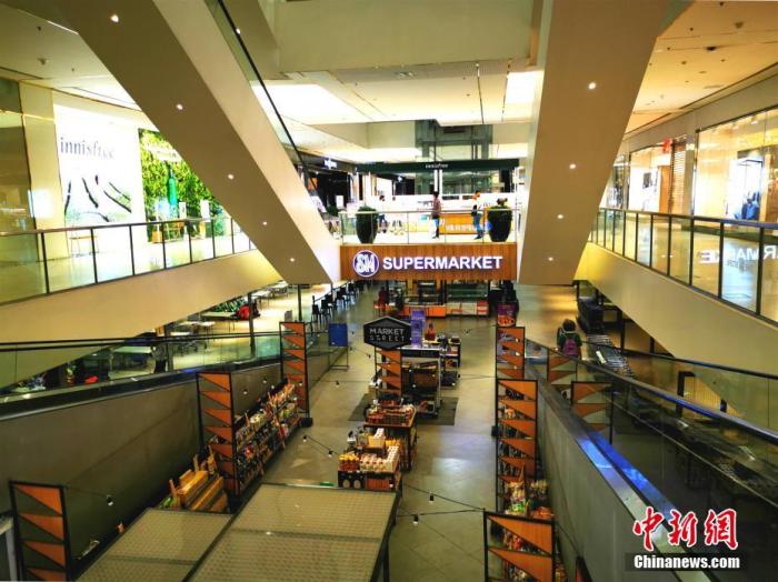 5月18日，菲律宾著名连锁商场SM马尼拉CBD马卡蒂店大型超市，零售食品区未开张。 中新社记者 关向东 摄
