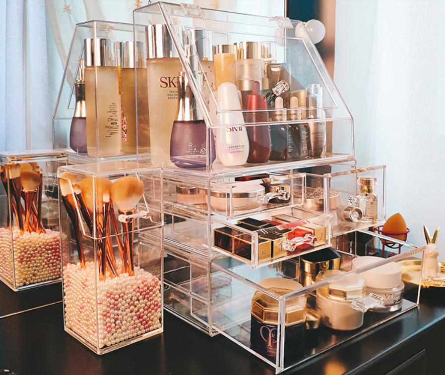 虞书欣真的是千万富婆吗梳妆台连林允的化妆品墙都比不上