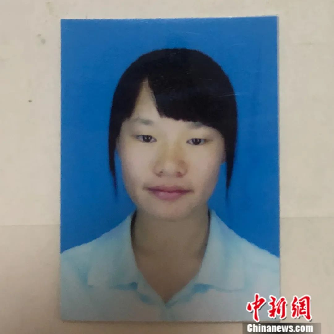 梁小霞送给张扬惠的证件照.张扬惠供图