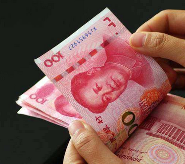 财经故事1000元钱解决了小镇的债务危机