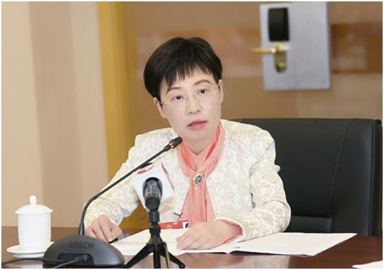 图为樊芸在上海团分组会议上发言。张弛摄影