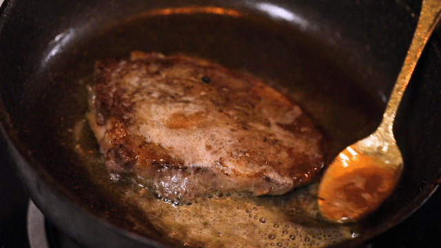 至少学一下怎么煎牛排吧