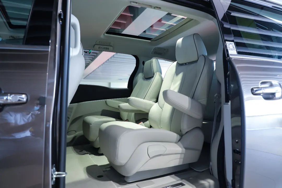 入门版也不简单,实拍别克gl8陆上公务舱