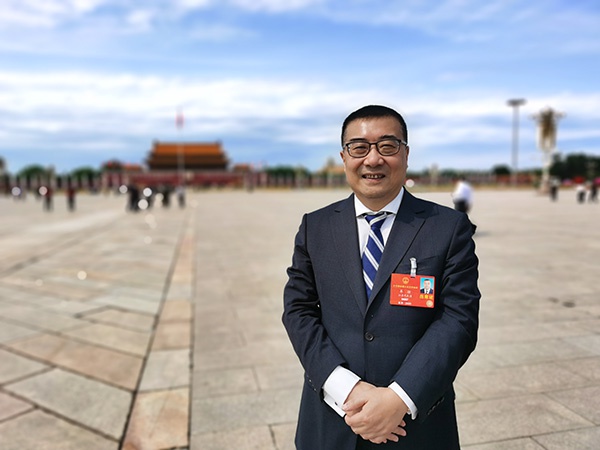 全国人大代表、江苏省律师协会副会长、国浩律师（南京）事务所管理合伙人车捷。
