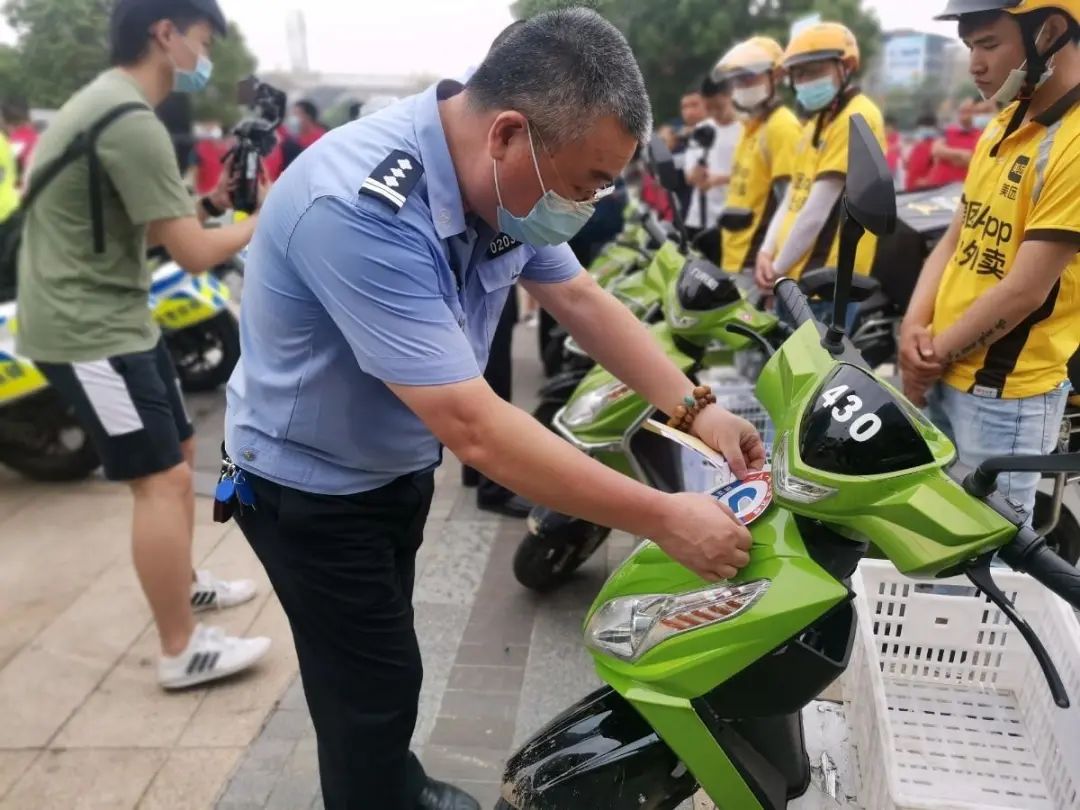 @九江人！6月1日起，开展骑乘摩托车不戴头盔专项整治