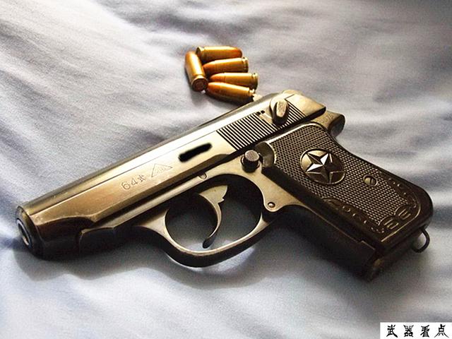 基于中国人民解放军逐渐换装92式手枪(qsz-92),64式也逐步地退出他们