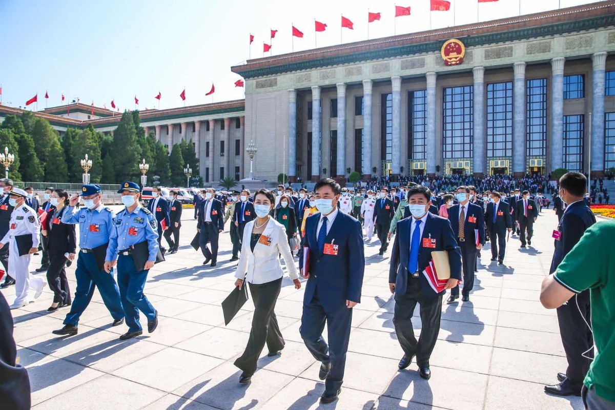人大会议闭幕,代表们走出会场|会场|人大会议|全国人大_新浪新闻