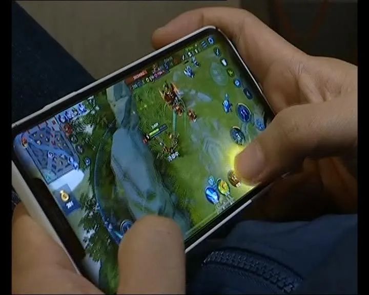 宁河周边事: 两小学生玩游戏刷直播花光家中储蓄!咋回事?