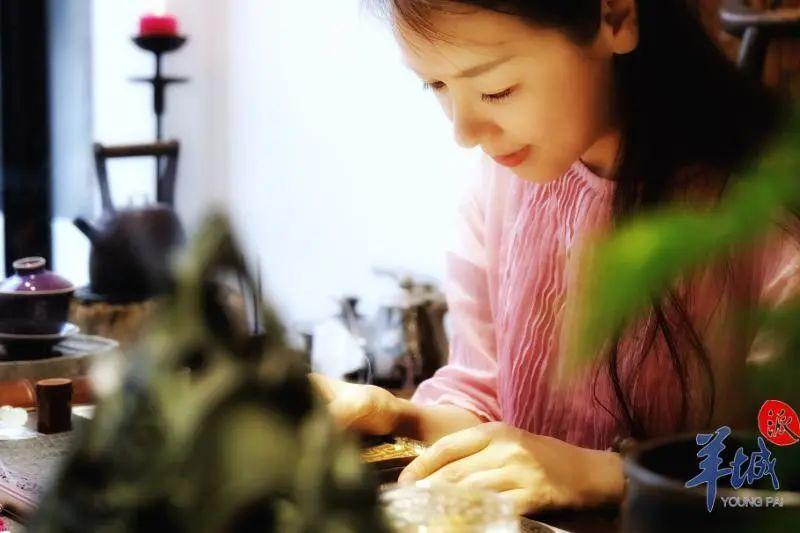 多图 | 制香过程是怎样的？来看看荔湾这位美女制香师的演示|沉香_新浪新闻