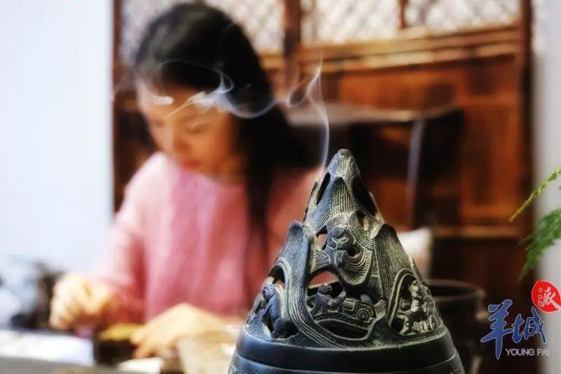 多图 | 制香过程是怎样的？来看看荔湾这位美女制香师的演示|沉香_新浪新闻