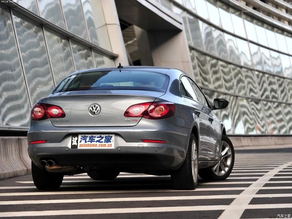 无框车门帅的掉渣，顶配还带丹拿音响，现在优惠近3万