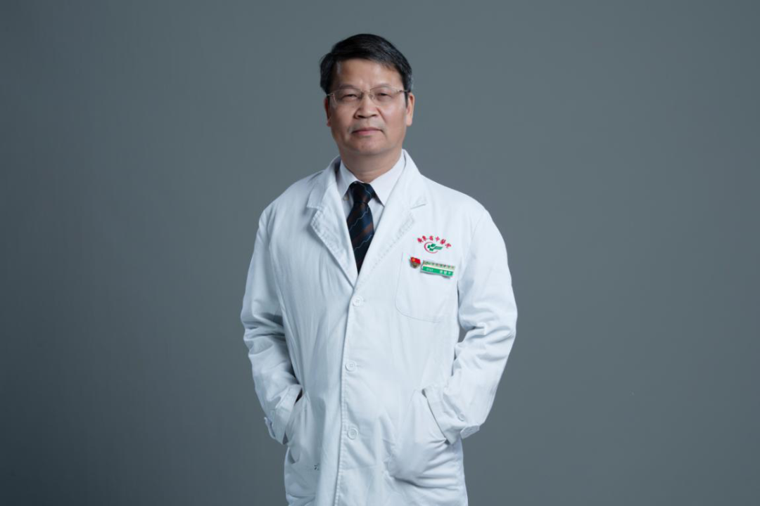 给大家抢先看一小段↓↓↓广东省中医院脾胃病科主任医师黄穗平,为