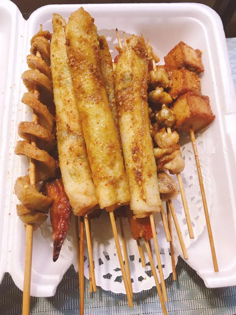 炸串界「新晋小黑马」,开启一元撸串,实在很大串!